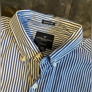 American Eagle / Royal Blue Striped Dress Shirt / Mens Medium / Classic Fit